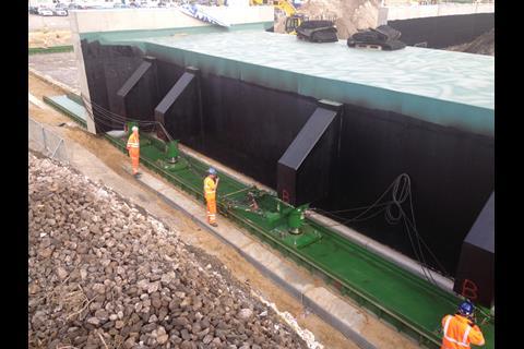 The 800 tonne reinforced concrete underpass box was installed through an existing railway embankment at Rochester.